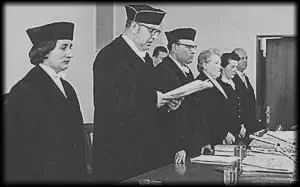 Landgerichtsrätin Dr.Kullmann Landgerichtsdirektor Dr.Baer und Landgerichtsrat Dr.Schmidt, Freisprüche, 23. April 1958